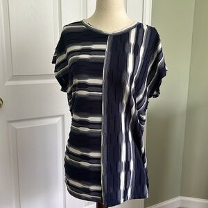 Chico’s top navy/white